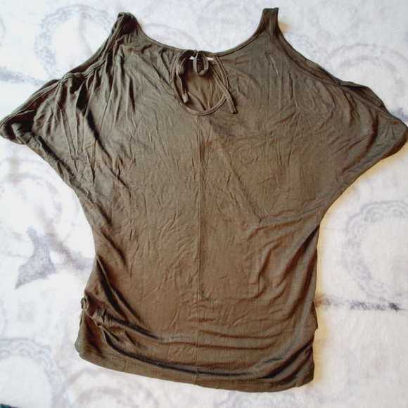 Shop Basic Cold Shoulder Top. NWOT - Picture 15 of 16